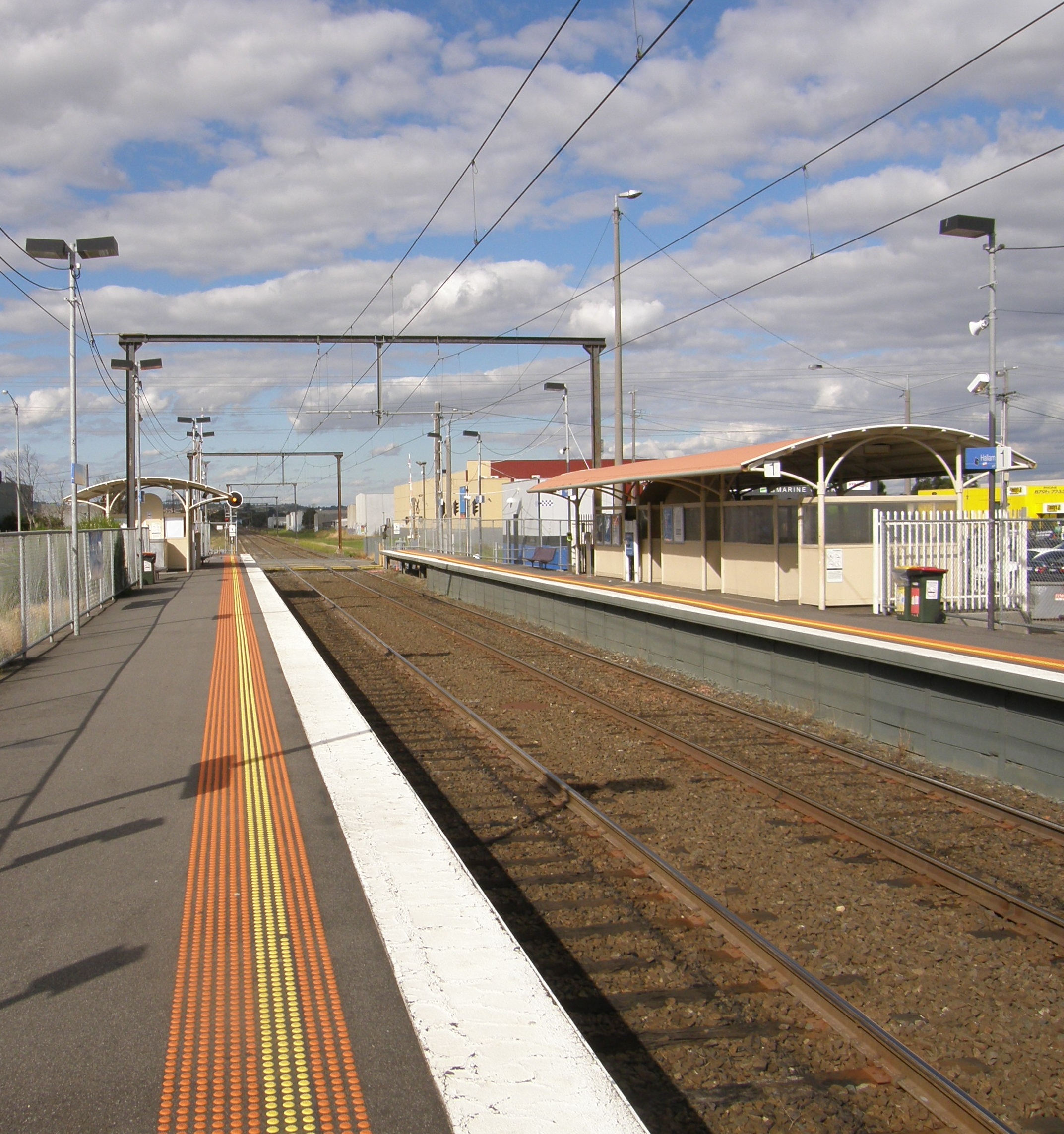 Hallam_Railway_Station,_Melbourne