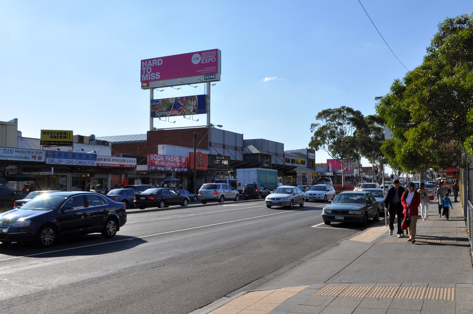 Springvale_shopping_strip